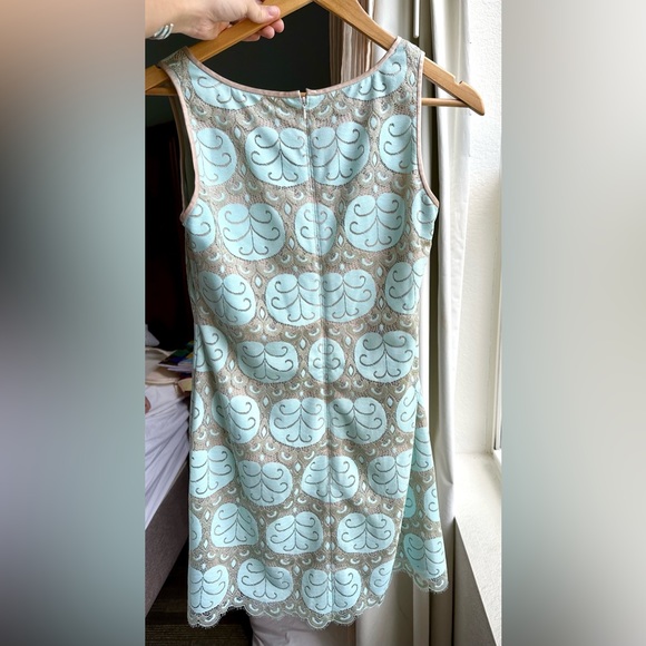 Lilly Pulitzer Nadine shift dress- lily pad pattern whisper blue size 4 - Picture 5 of 5